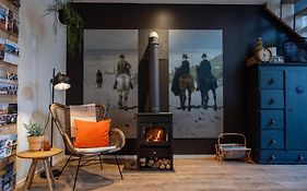 B&B Thus Yn Hantum