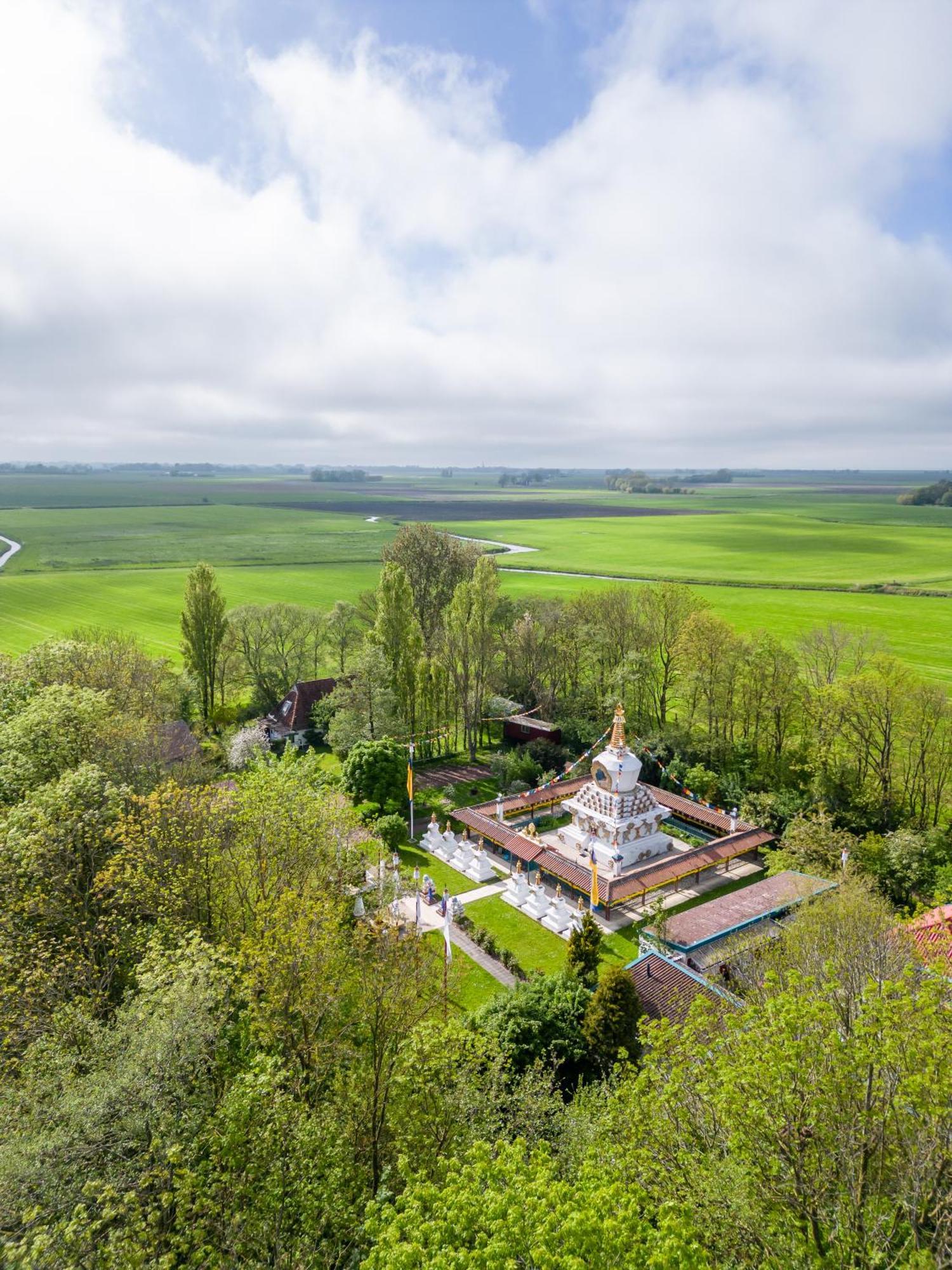 B&B Thus Yn Hantum Exterior foto